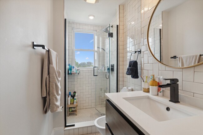 Building Photo - 6 Alton Ct