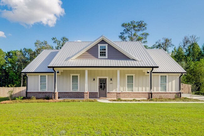 Primary Photo - Like-New 4BR, 2.5BA Home with Privacy Fenc...