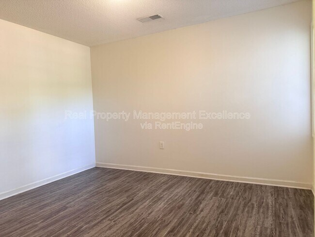 Building Photo - 2031 Wolfmill Dr