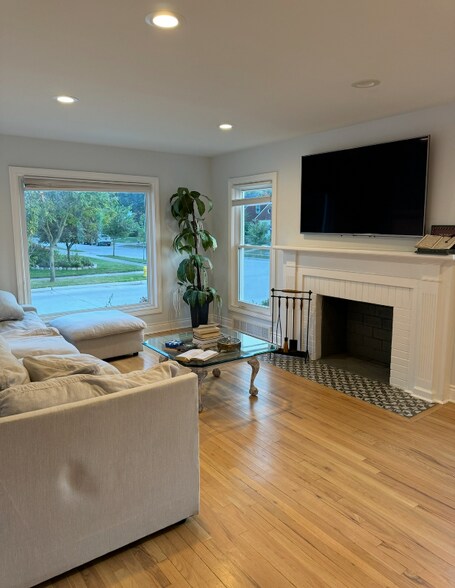 Building Photo - 265 S Lafayette St