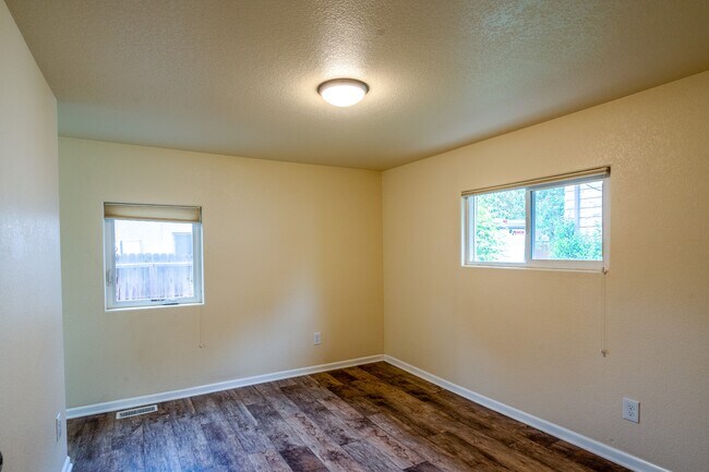 Building Photo - 2909 W Kiowa St