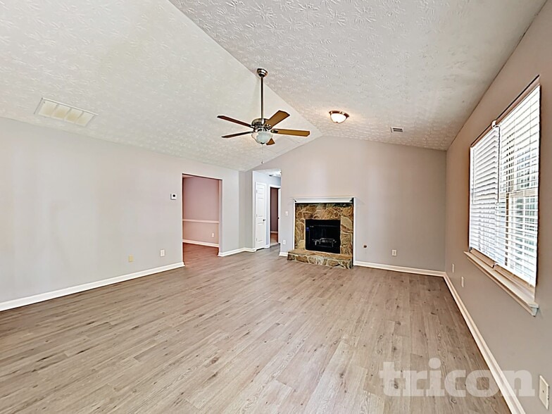 Building Photo - 99 Mallie Ct