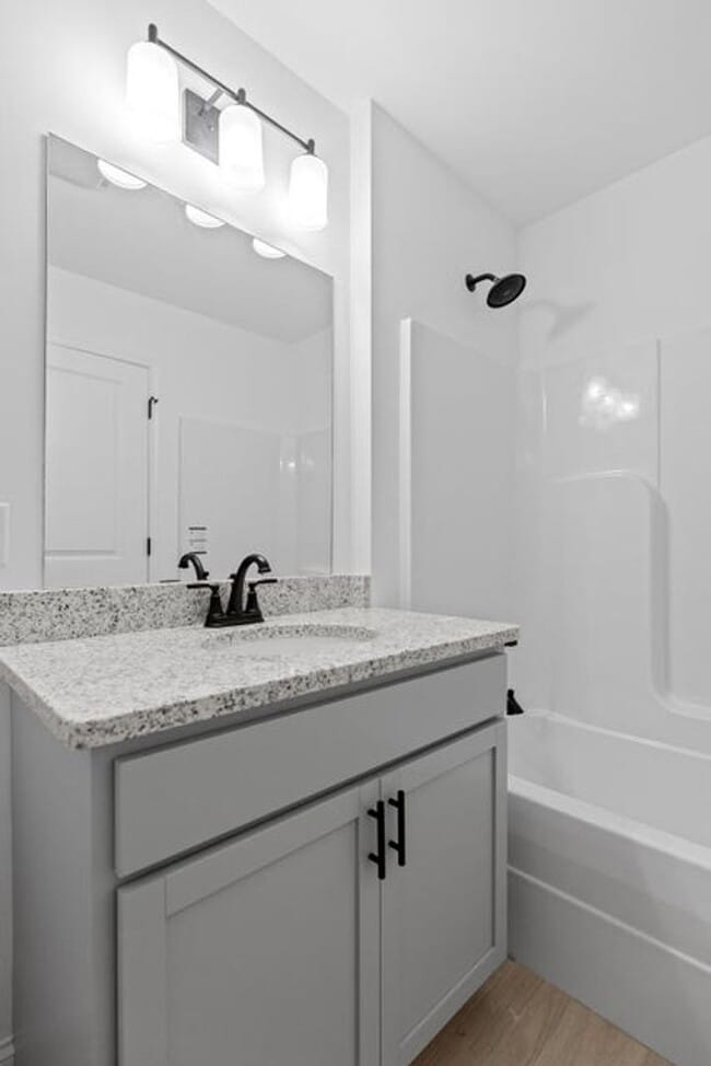 Building Photo - Beautiful 3-Bed Townhome at James Creek