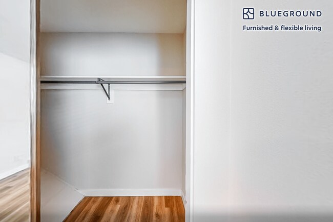 Building Photo - 2106 Manhattan Beach Blvd