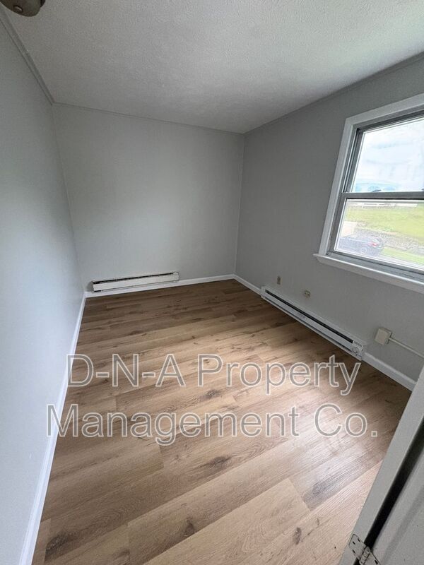 Building Photo - 267 Brodhead Ave