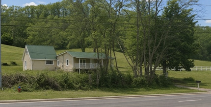 Building Photo - 3 Bed, 2 Bath Home on Large Lot in Brentwood on Franklin Rd.