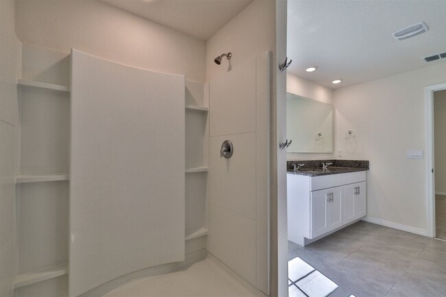 Building Photo - Venetian Bay 3BR 2.5BA Townhome For Rent
