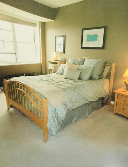 Building Photo - 2444 Madison Rd