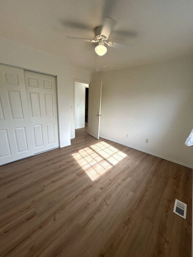 Building Photo - Beautiful Newly updated 4 bedroom 2.5 bath 1,582 Sq Ft Home  in Crown Ridge Estates