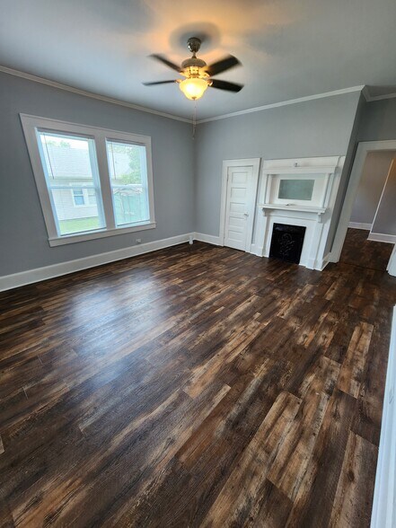 Living room - 1610 Lowder St