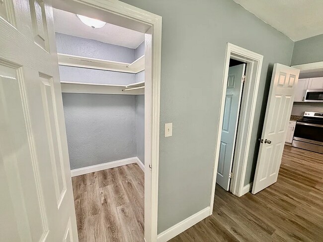 Building Photo - 401 S Mars Ave