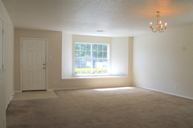 Building Photo - 7631 Bedford Cr