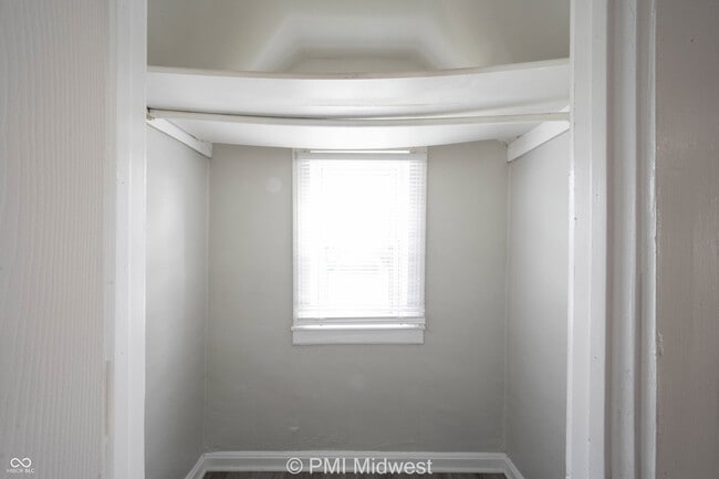 Building Photo - 1415 W Pruitt St