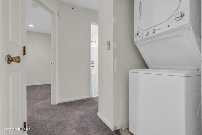 Building Photo - 25 Jockey Ln