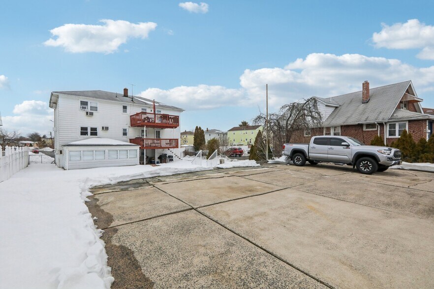 Building Photo - 10 Millo Pl