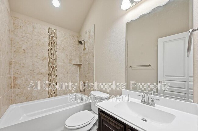 Building Photo - 556 Avery Pt