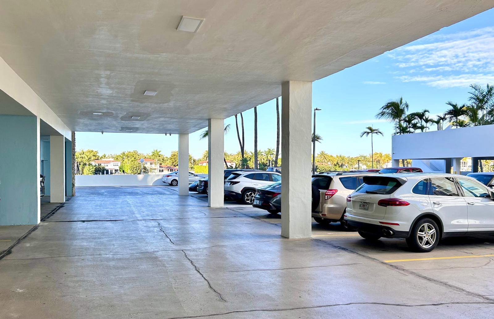 Building Photo - 5838 Collins Ave