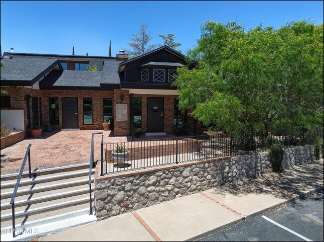Building Photo - 4800 N Stanton St