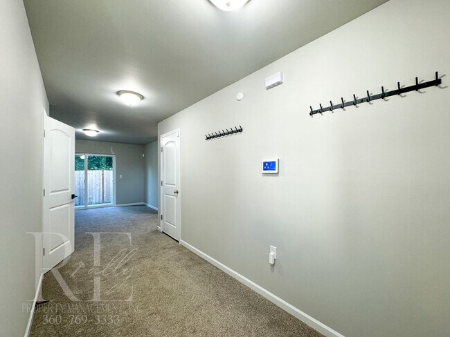 Building Photo - SUPERSIZED 5-Bd HOME