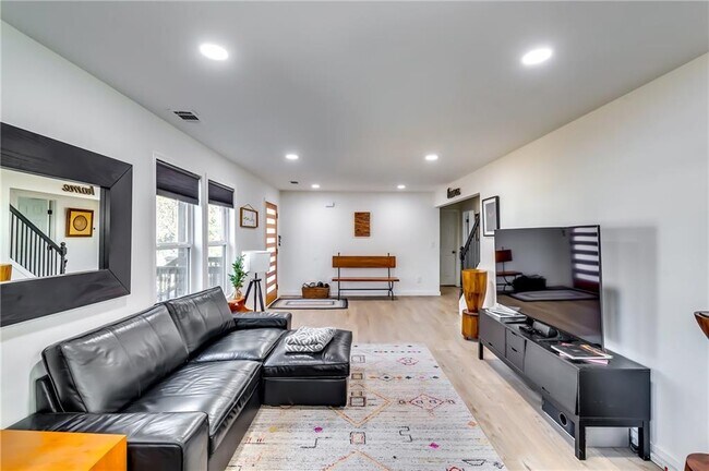 Building Photo - 2508 Connally Dr