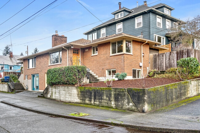 Building Photo - 5100 6th Ave NW