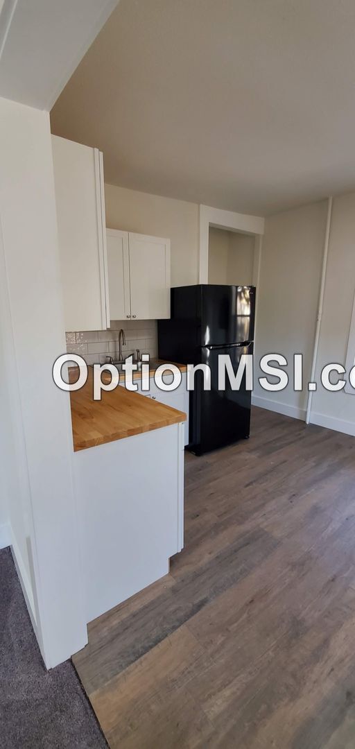 Building Photo - Available NOW