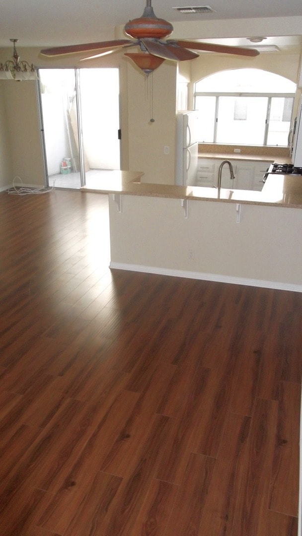 Building Photo - Stunning Updated & Spacious 3-Level Townho...