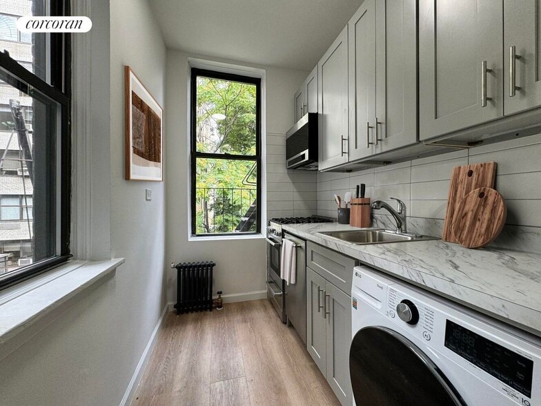 Primary Photo - 1409 2nd Ave