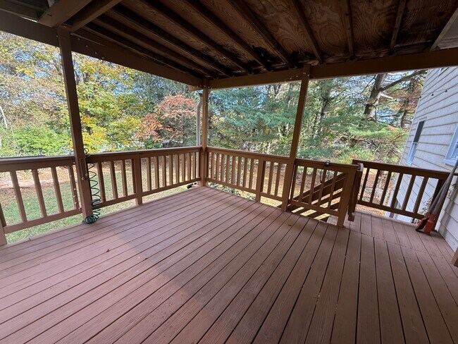 Building Photo - 11 Honeybell Ct