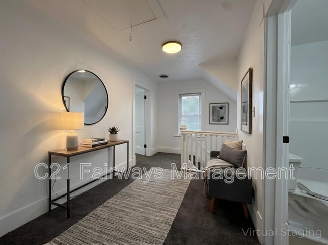 Building Photo - 16 Panorama Dr