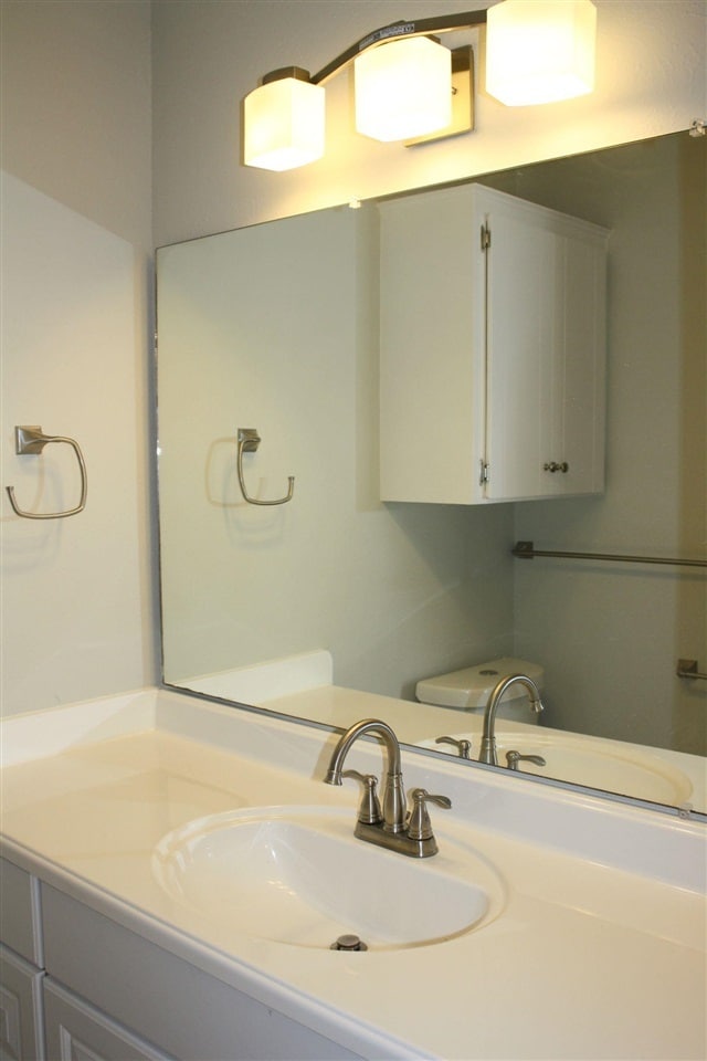 Building Photo - 2701 NW Friar Tuck Ln