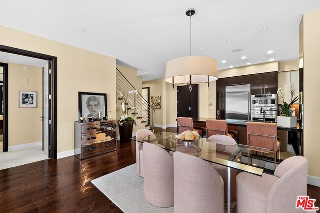 Building Photo - 1318 S Roxbury Dr