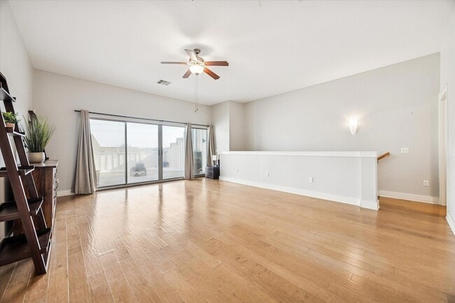 Building Photo - 2520 Bluebonnet Ln