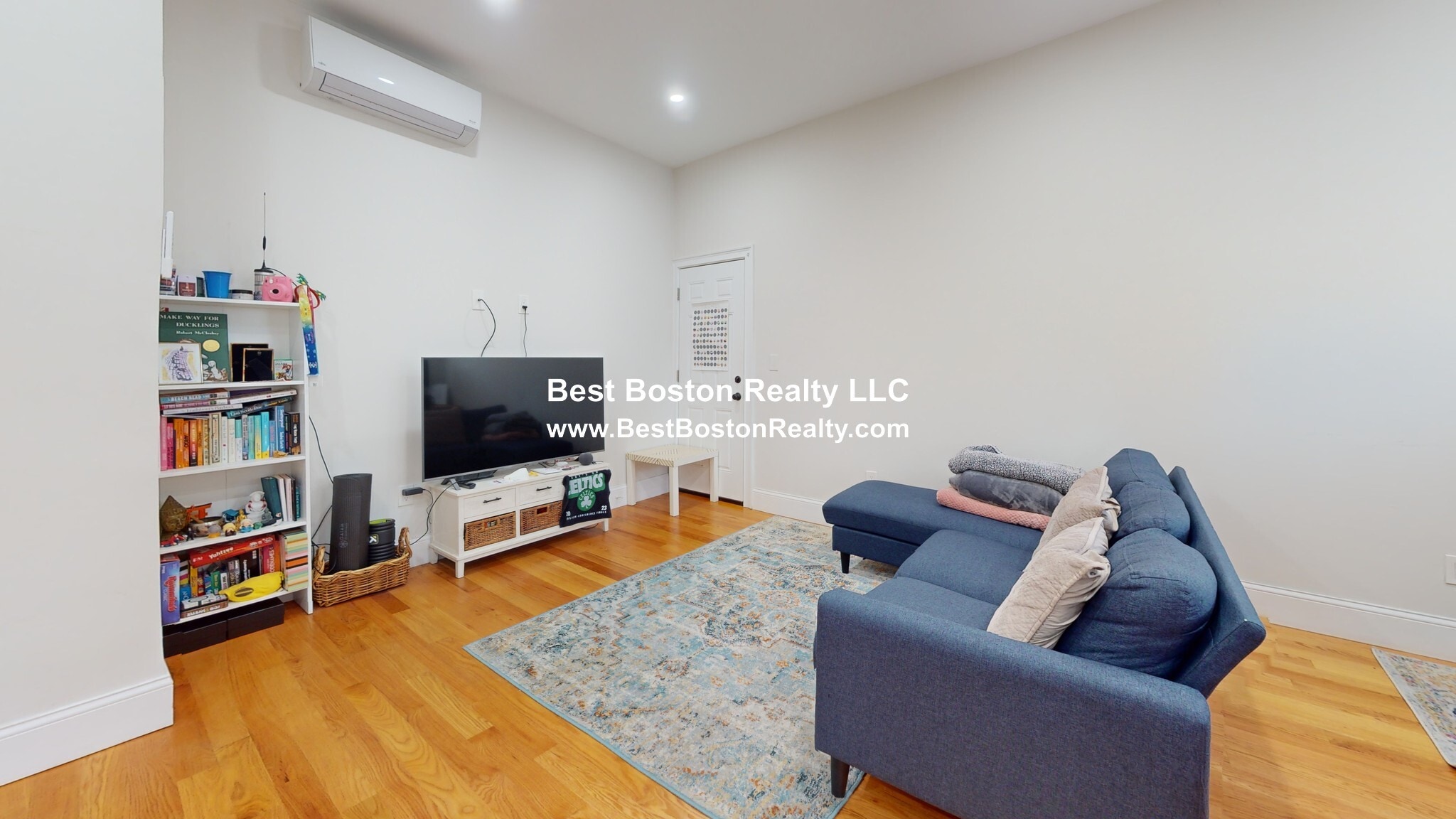 Building Photo - 313 Hurley St