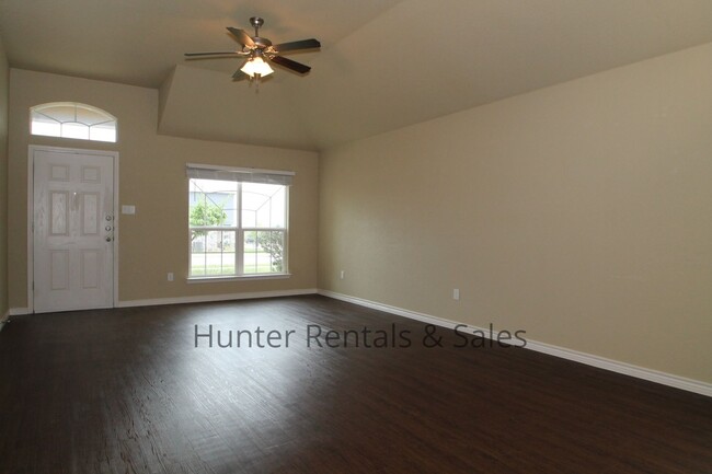 Building Photo - Airport and Texas A&M Central Texas Nearby!