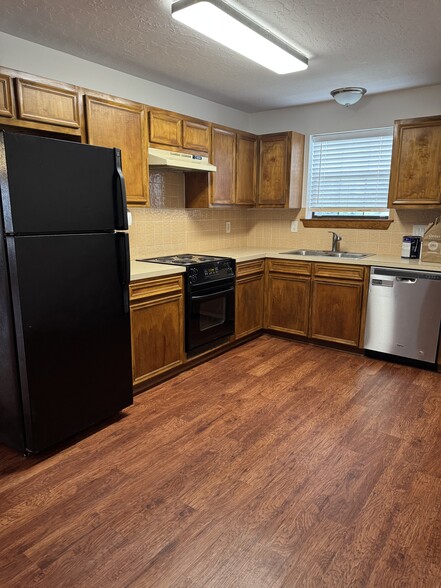 Building Photo - 12505 Trail Driver St