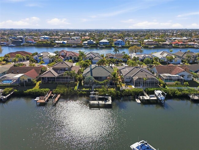 Building Photo - 909 Allegro Ln