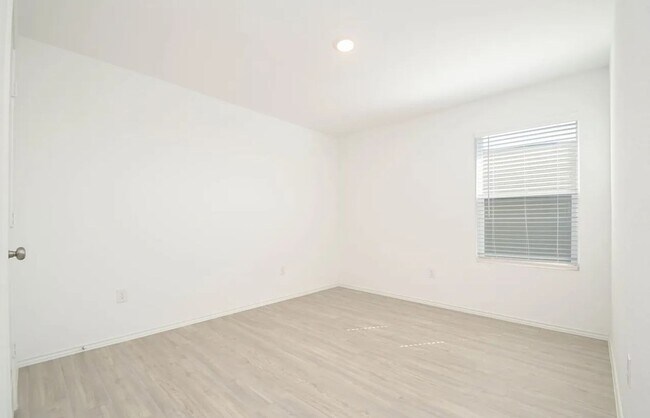 Building Photo - 13424 Homestead Wy