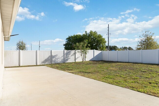 Building Photo - PENDING APPLICATION- MOVE IN SPECIAL-4/2 Energy Efficient Home in St. Cloud w/ Fenced Back Yard