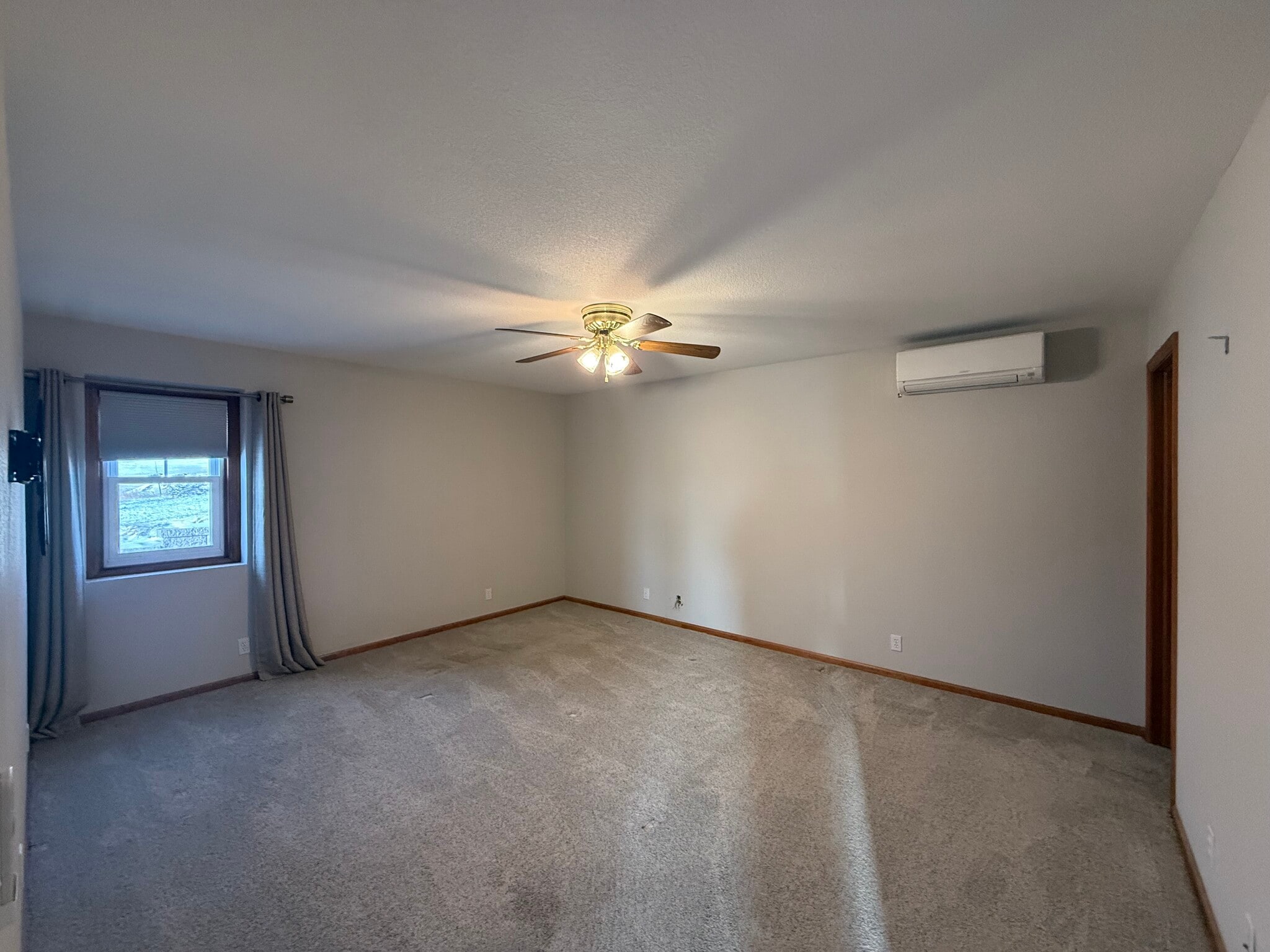 Primary Bedroom - 1840 Road 124