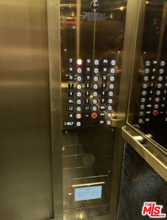 Building Photo - 10535 Wilshire Blvd