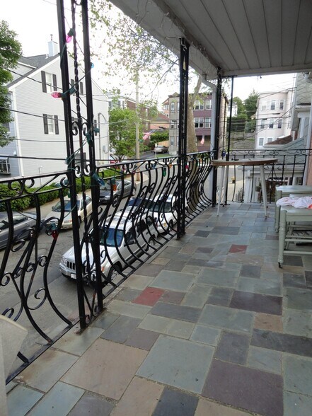 Balcony - 57 Shannon St