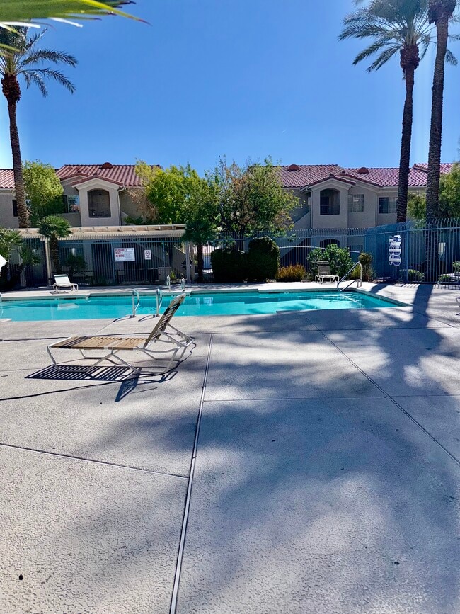 Building Photo - 1881 W Alexander Rd