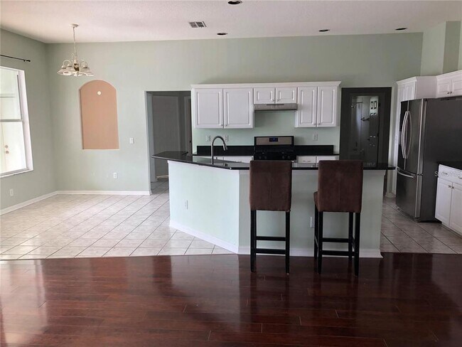 Building Photo - 4512 River Overlook Dr