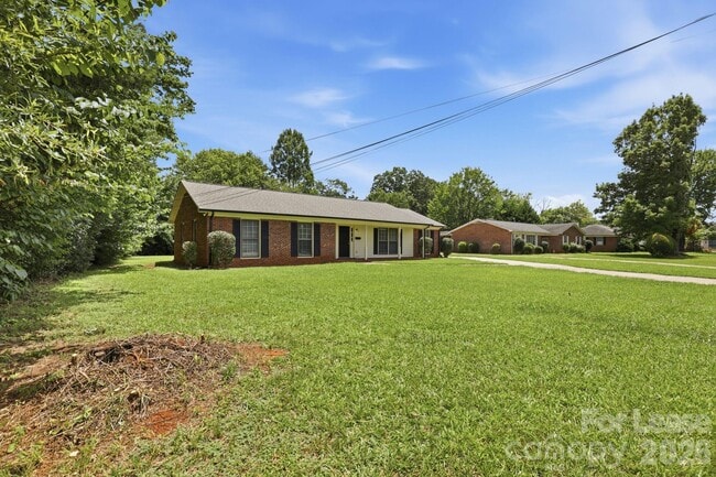 Building Photo - 4609 Randolph Rd