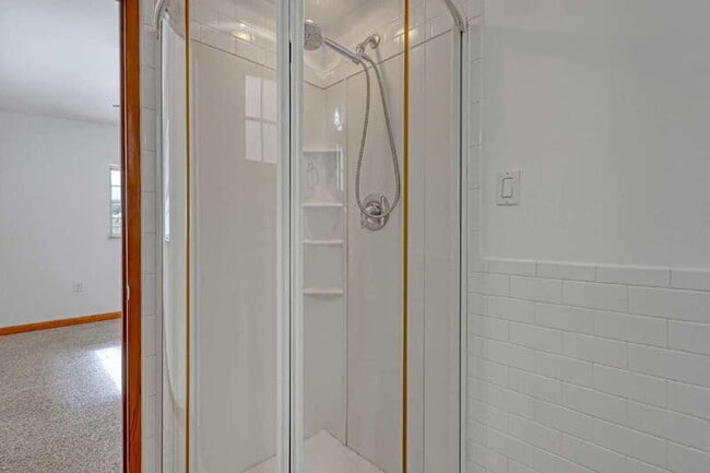 Building Photo - 184 S 5th St