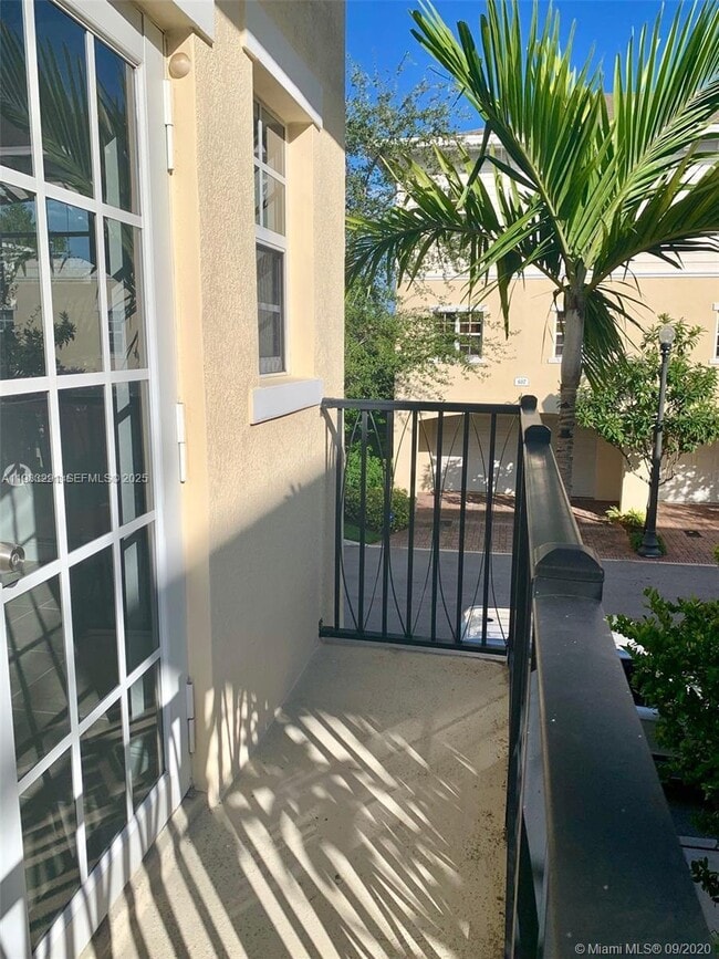 Building Photo - 218 SW 6th Pl