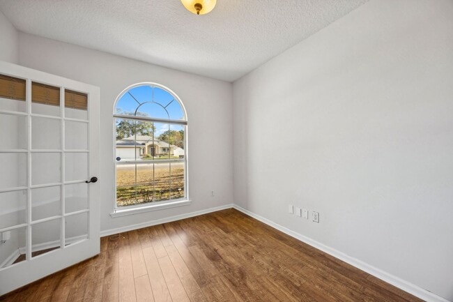 Building Photo - Spacious 4-Bedroom Home in Meadowfield with Fenced Yard