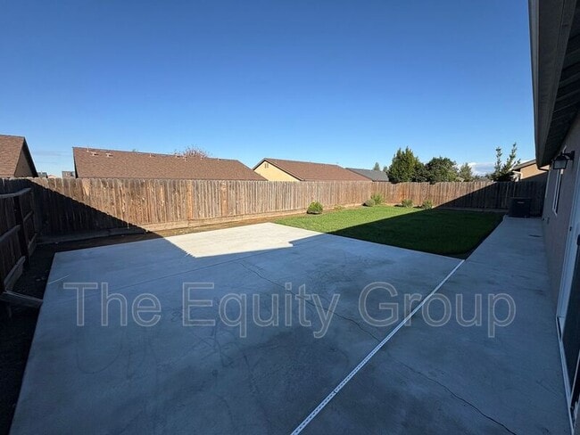 Building Photo - 2134 E Delta Ct