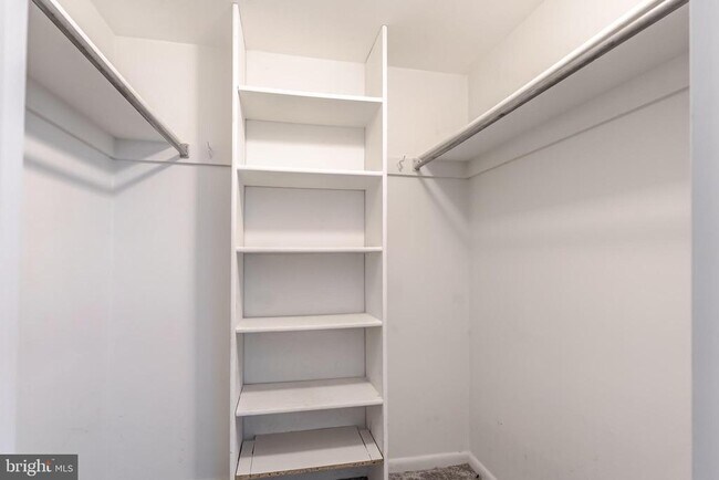 Building Photo - 11643 Stoneview Square